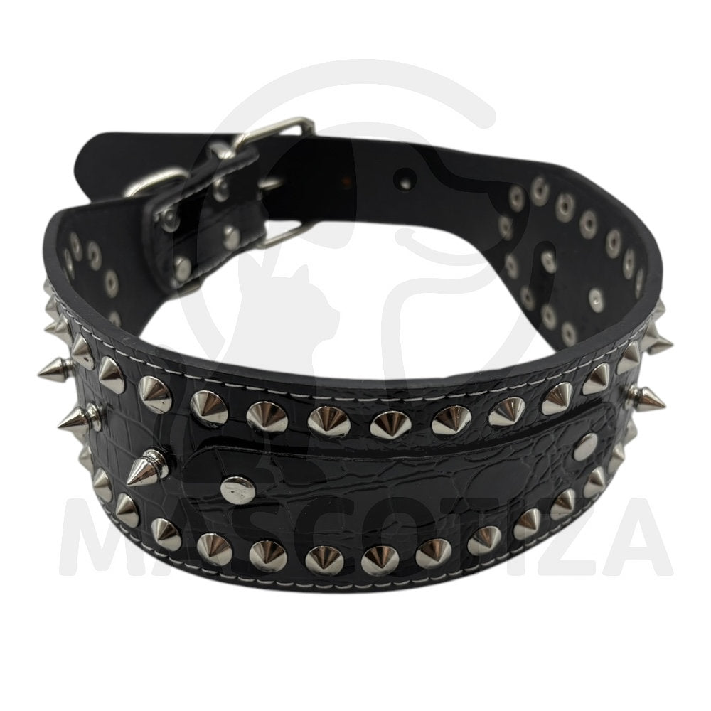 Collar Ancho con Tachas y Untas