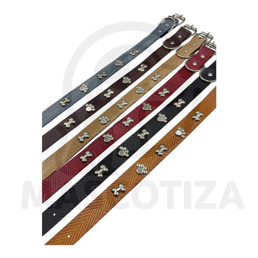 Collar Diseñado con Patitas y Hueso