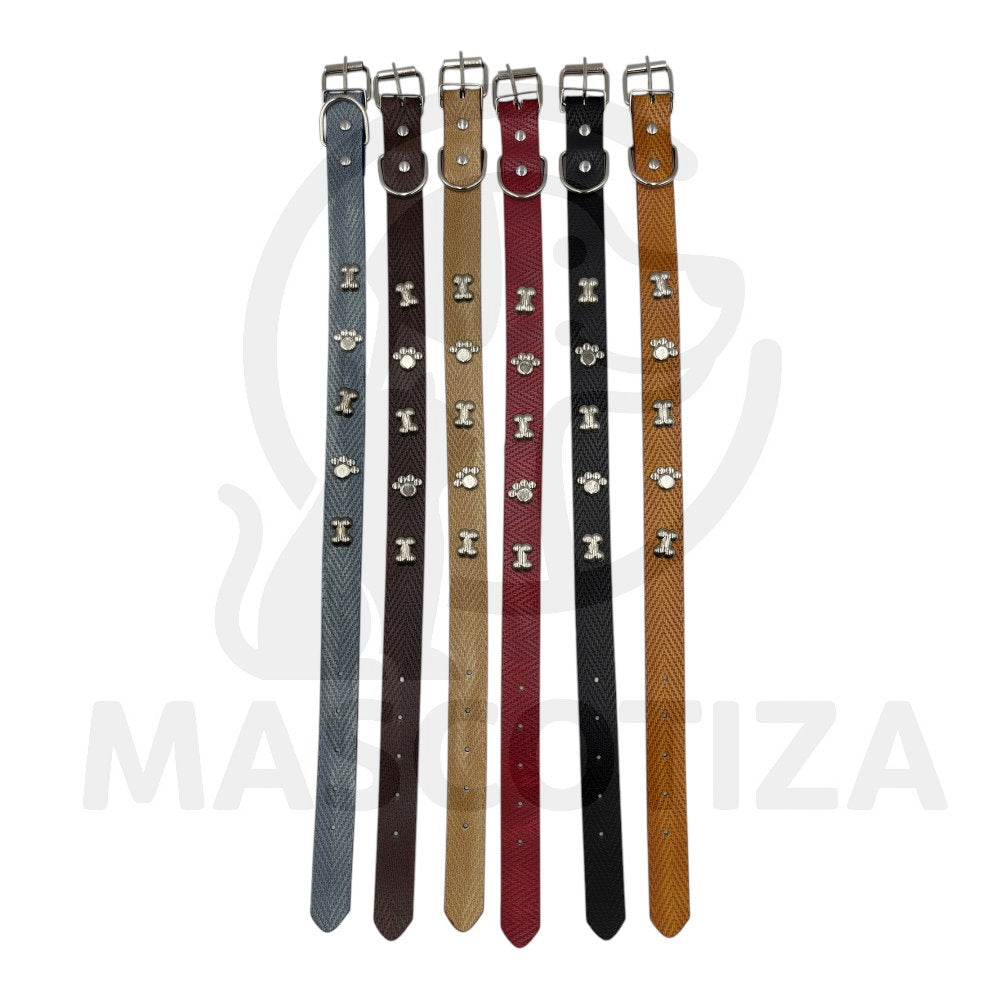 Collar Diseñado con Patitas y Hueso