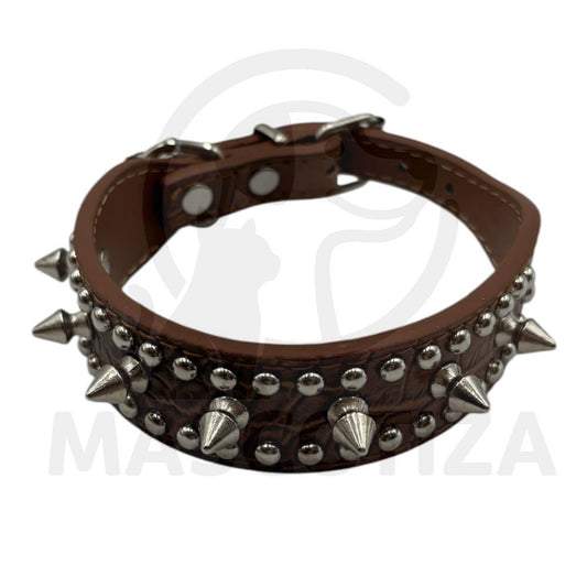 Collar con Puntas Y Tachas